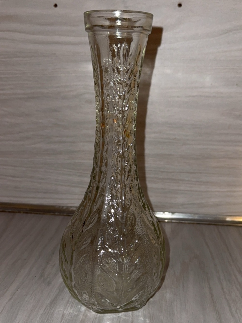 VTG 1978 FTD Florists’ Transworld Delivery glass embossed leaf vine 9” vase